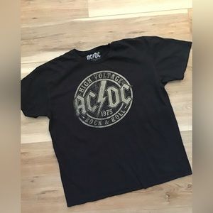 AC/DC High Voltage 2017 Band Tee Modern XL